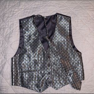 2/$15 Boys Vest and Zippered Tie
